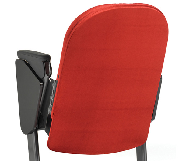 Quattro traditional round upholstered back